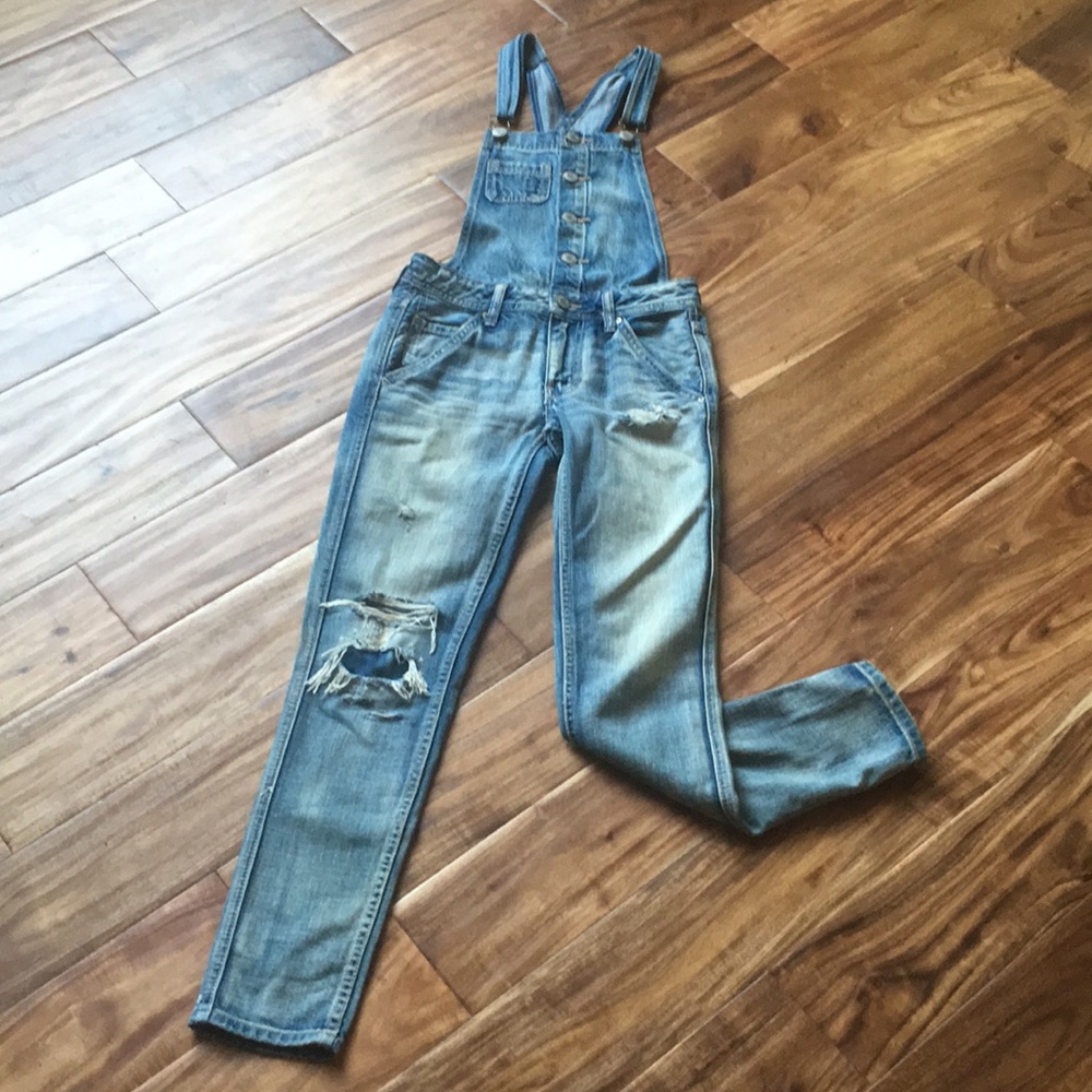 American Eagle distressed skinny Overalls
